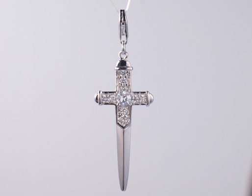 صلیب با قلب AAA CZ S925 قلاده صلیب مذهبی نقره ای با لوگو حک شده و قلاده جواهرات نقره ای 46 سانتی متری با رولو