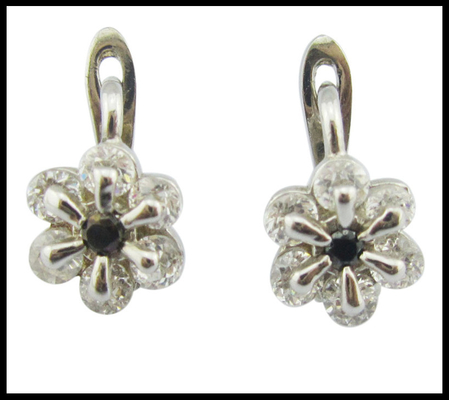 Cz سنگ اندازه 1.0-1.25mm نیکل-آزاد زرکونیا مکعب 925 گوشواره های نقره ای با طراحی گل گوشواره های نقره ای طلایی
